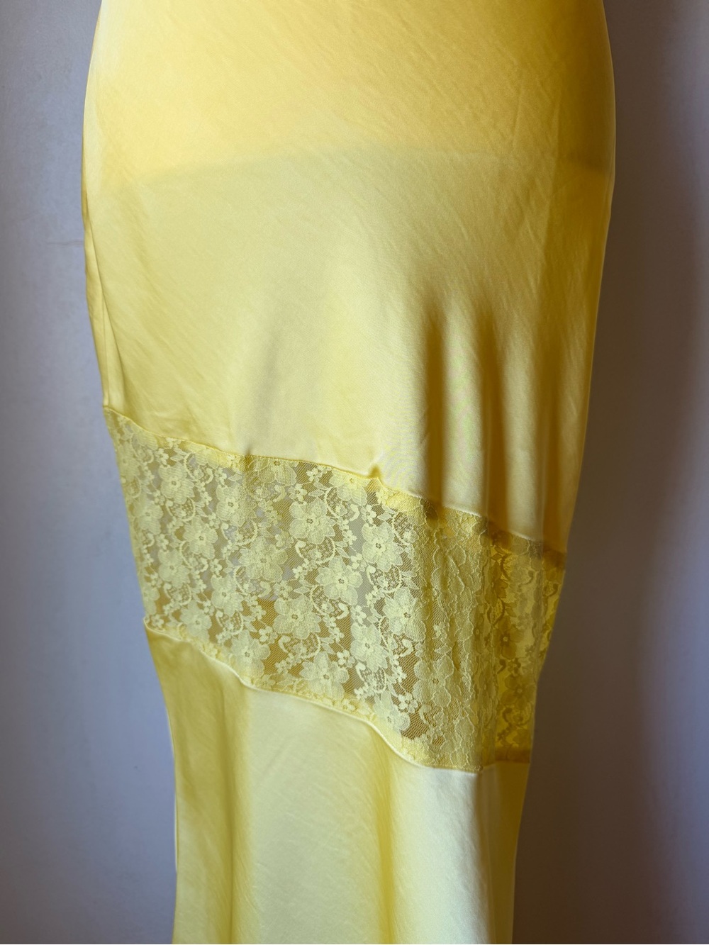 Commense Asymmetrical Lace Strapless Tube Midi Dres - Picture 7 of 9